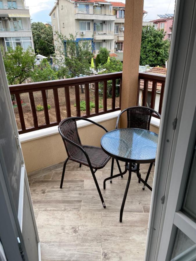 Family Hotel Malibu 切尔诺莫雷茨 外观 照片