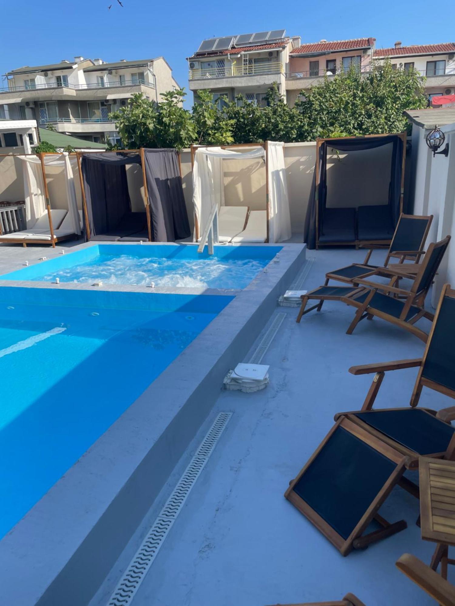 Family Hotel Malibu 切尔诺莫雷茨 外观 照片